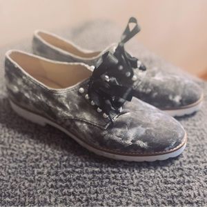 Karl lagerfelds gray velour and white pearl shoes
